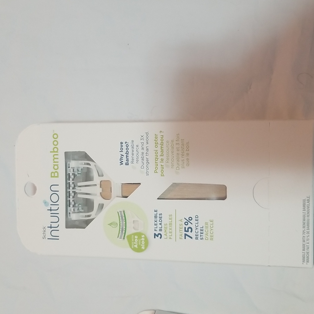 Schick Intuition Bamboo Razor kit - Picture 3 of 3